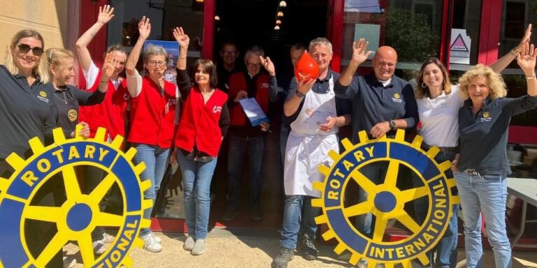 la solidarité sexprime lors de la collecte « mon sang pour les autres »